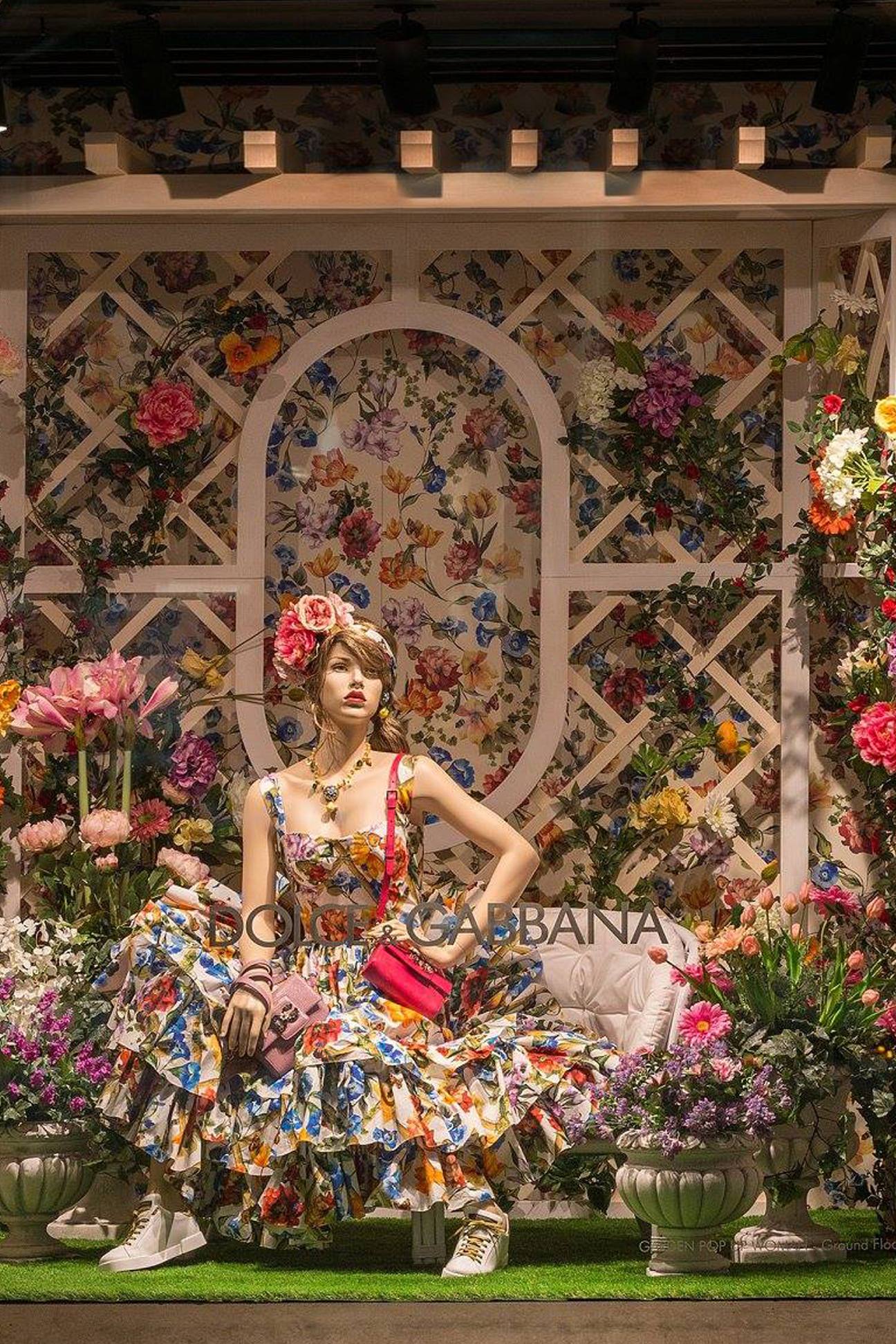 La Rinascente Turns Green in Collaboration with Dolce & Gabbana ...